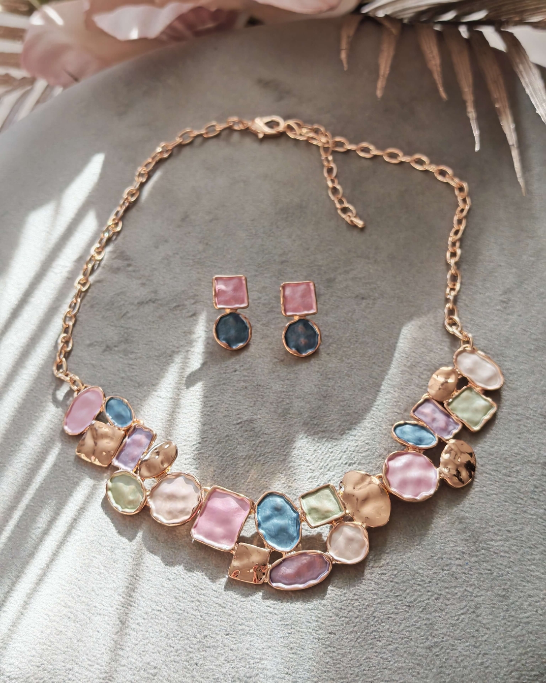 Дамско колие