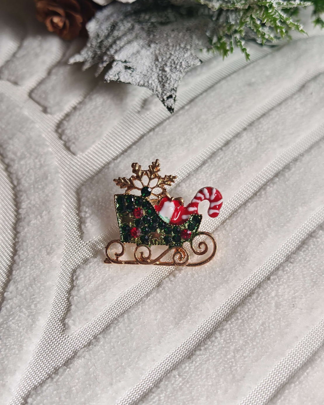 Брошка коледна шейна