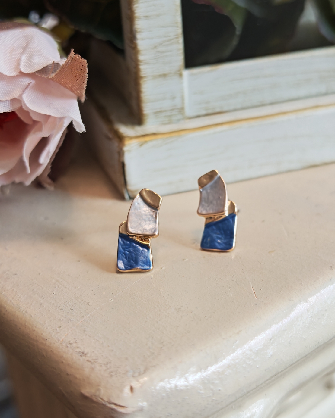 Дамски обици