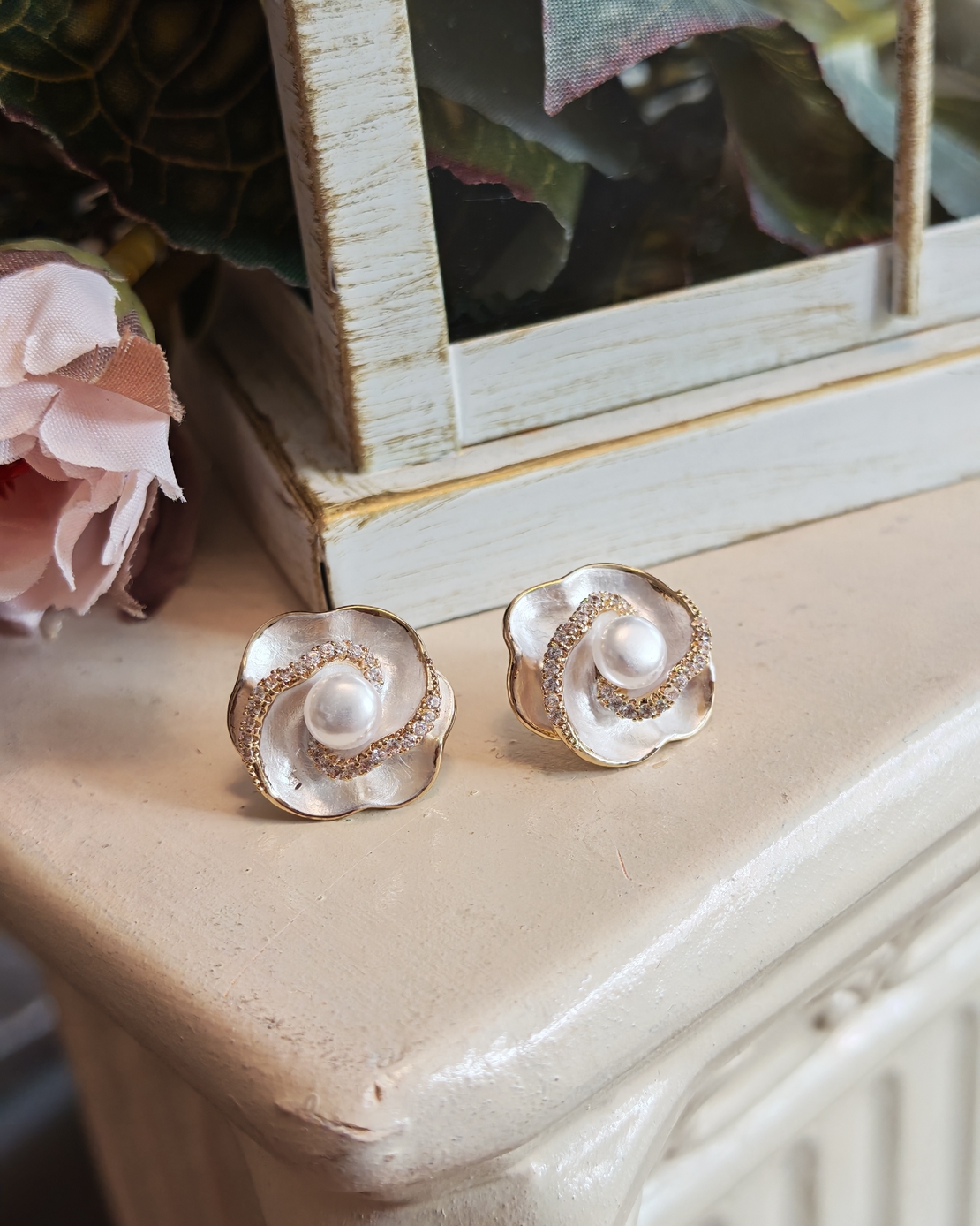 Дамски обици