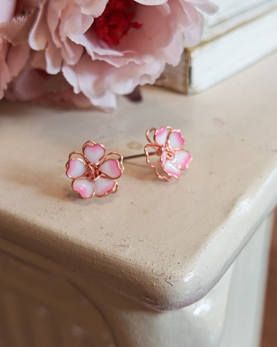 Дамски обици