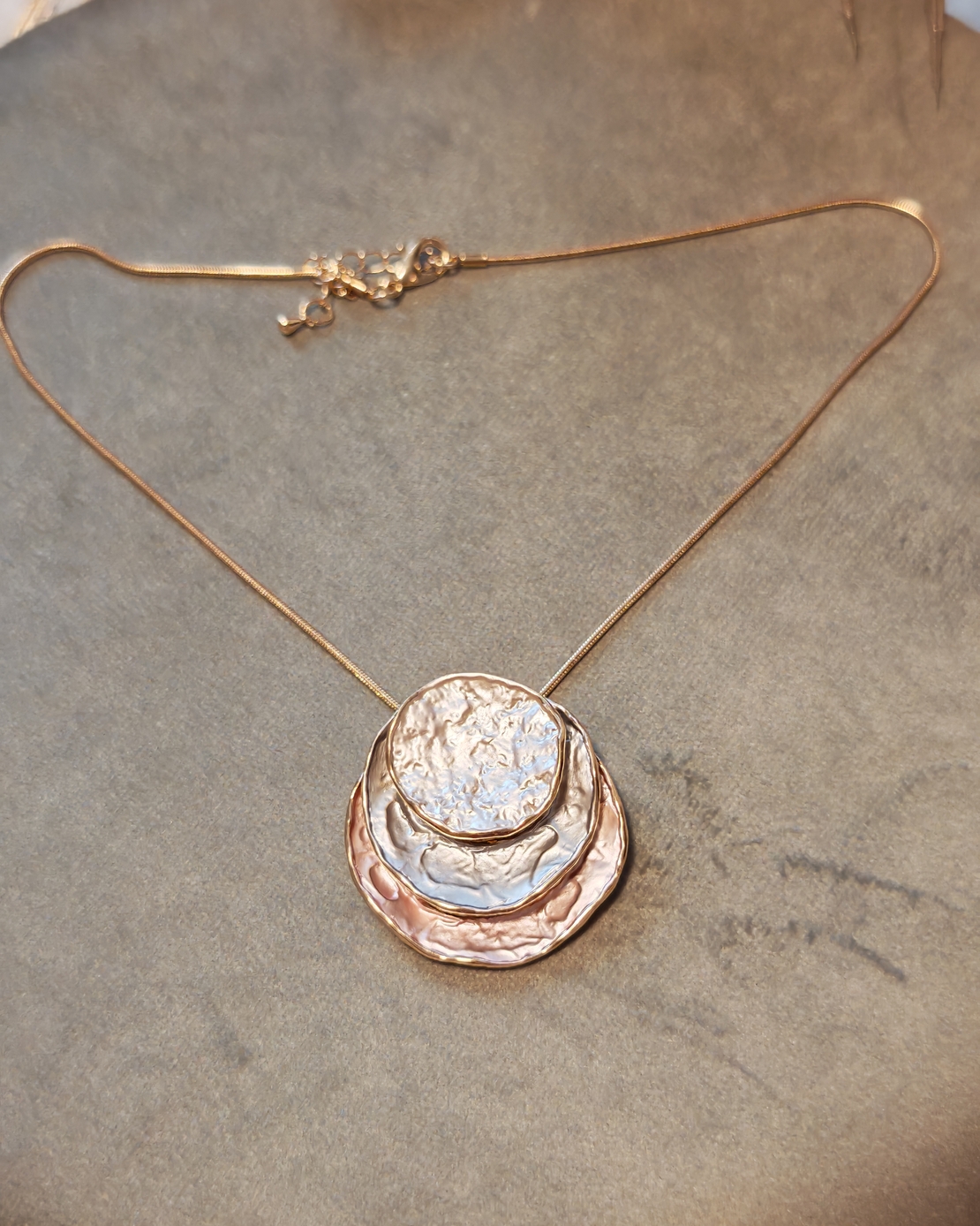 Колие с медальон