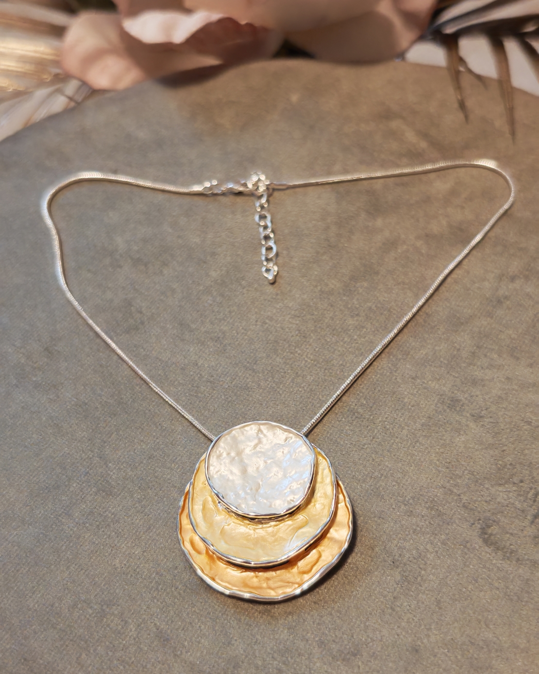 Колие с медальон