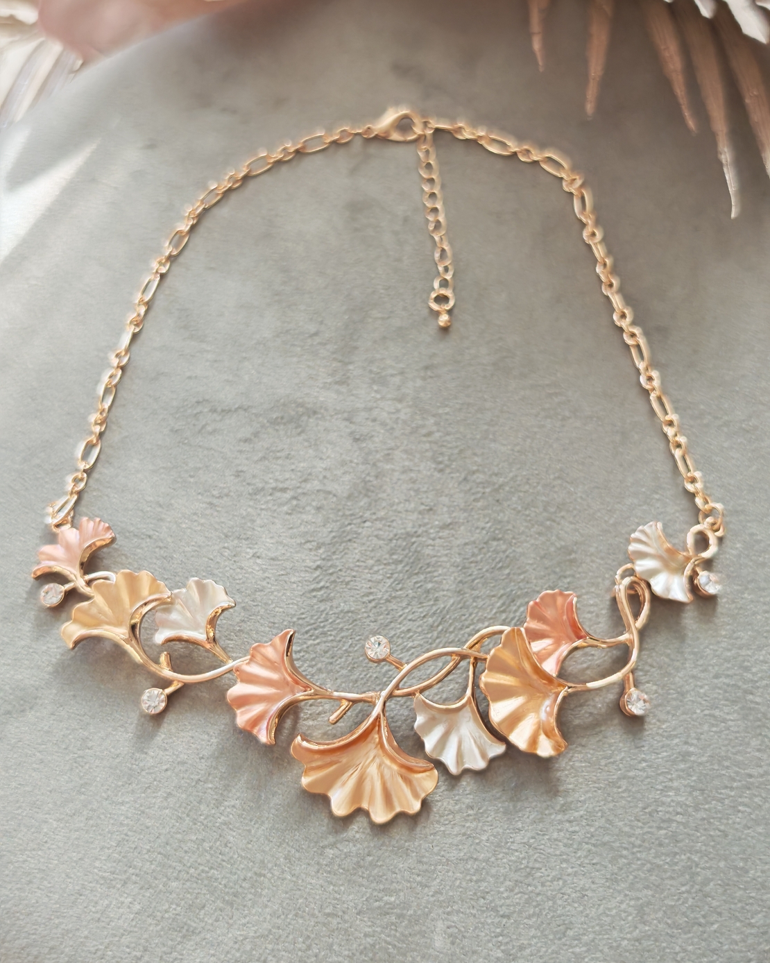 Дамска колиета