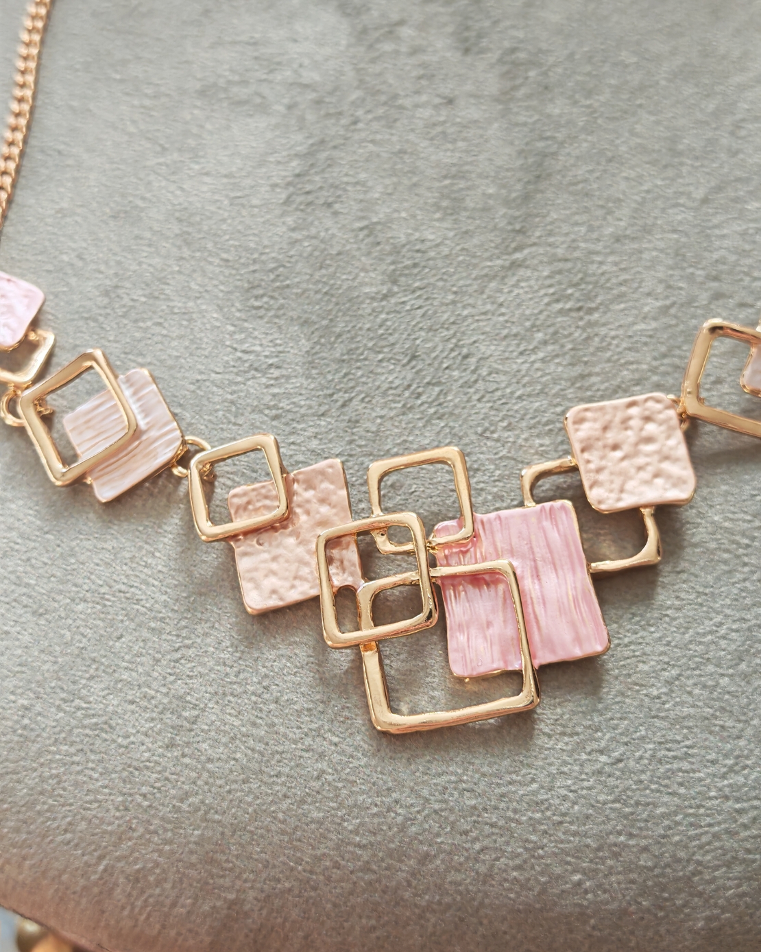 Дамско колие