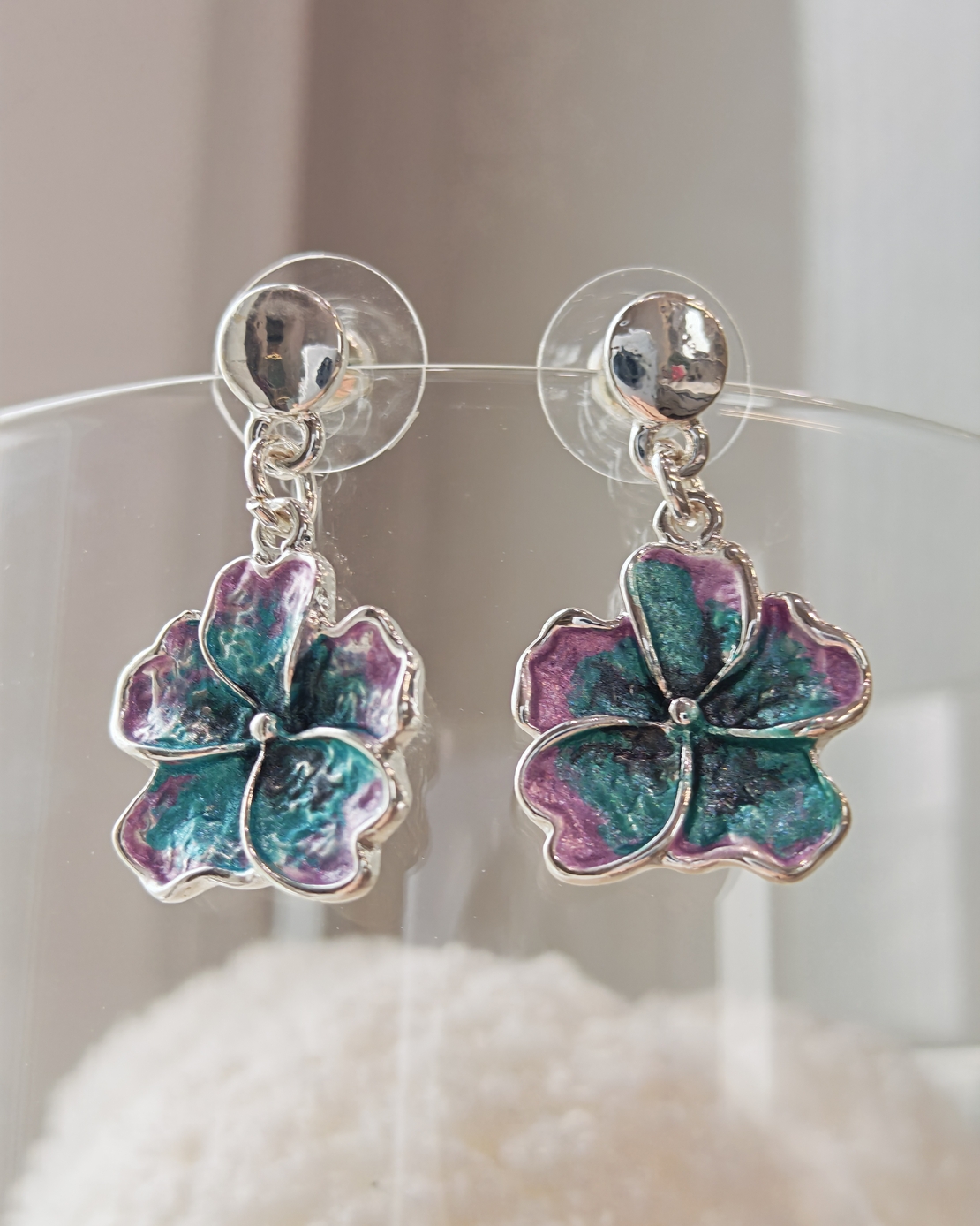 Дамски обици