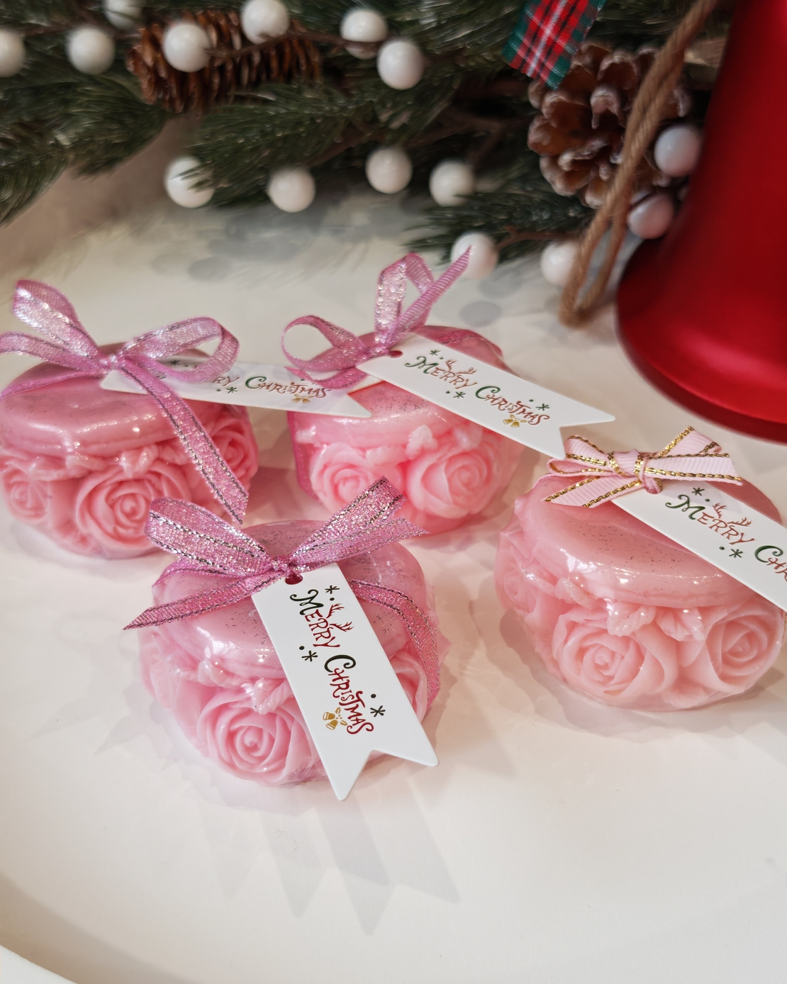 Макарон с рози