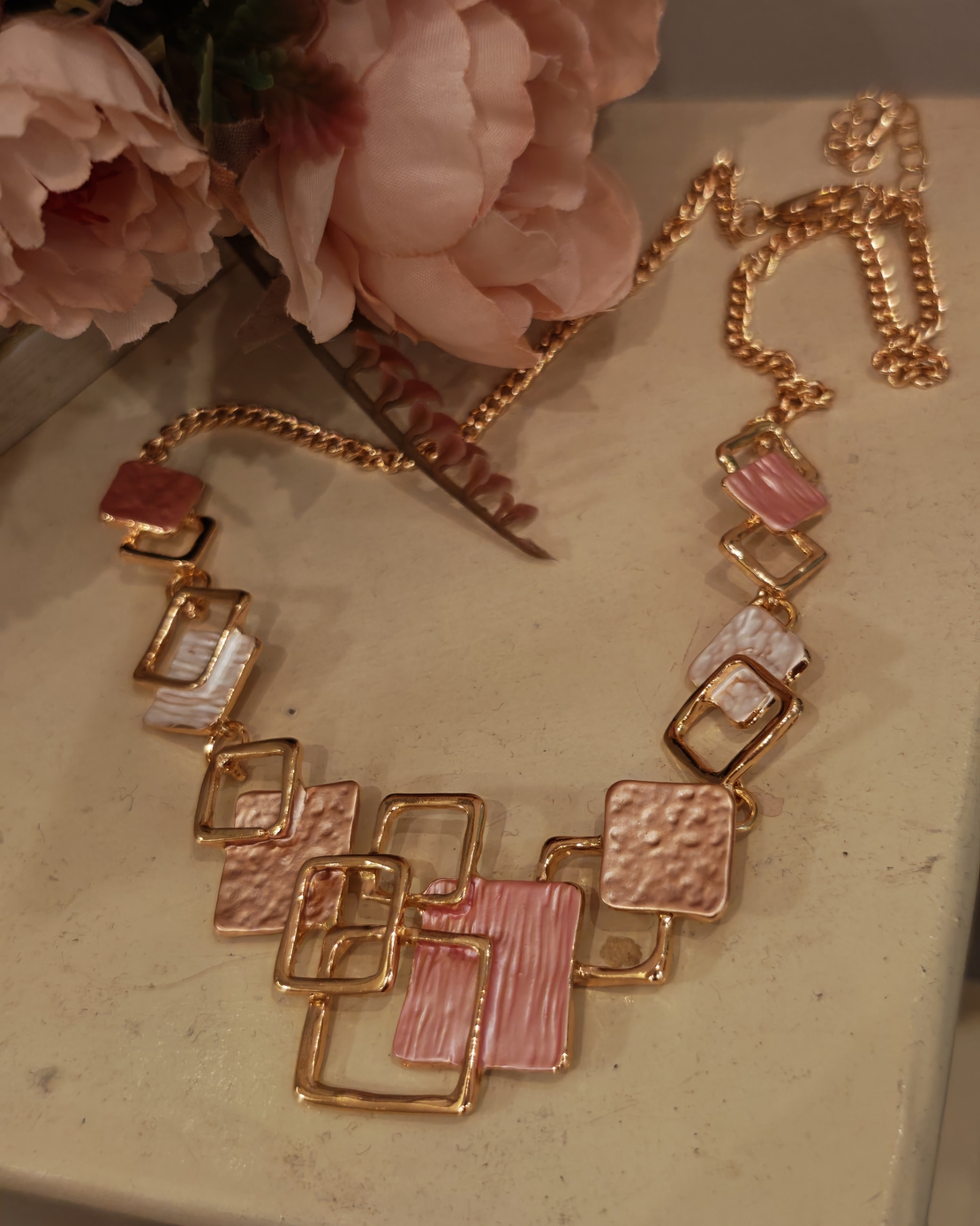 Дамско колие