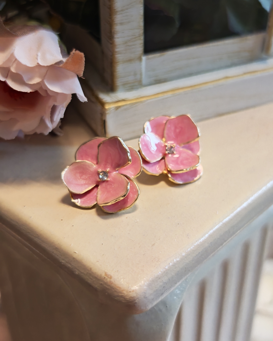 Дамски обици