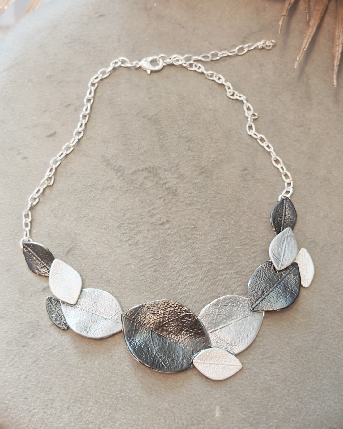 Дамско колие