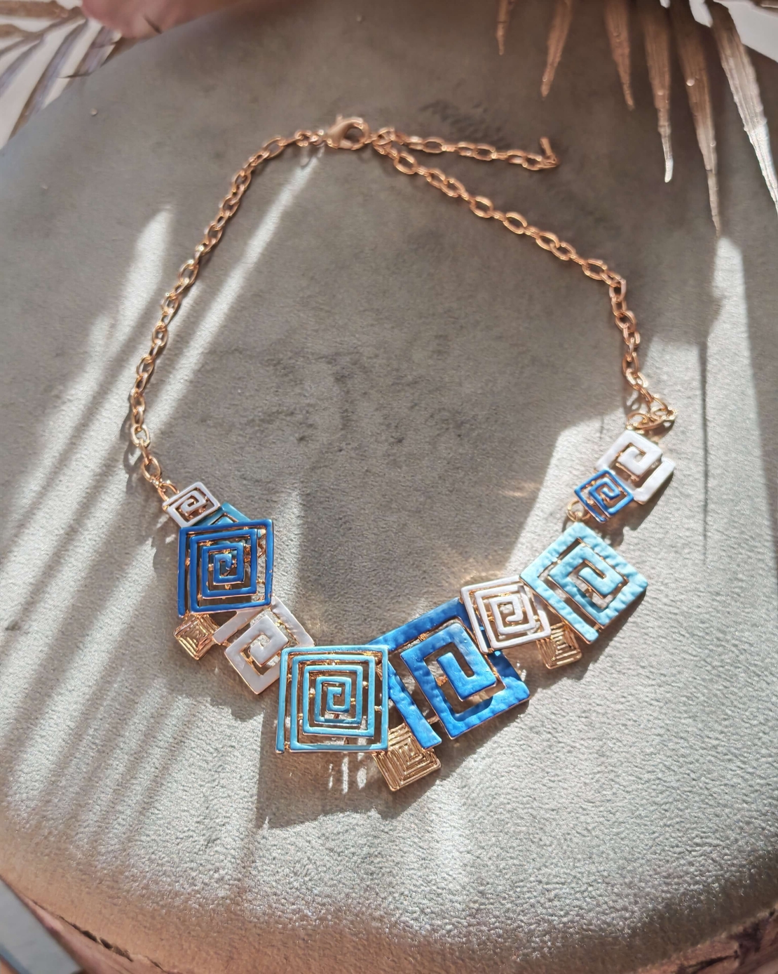 Дамско колие