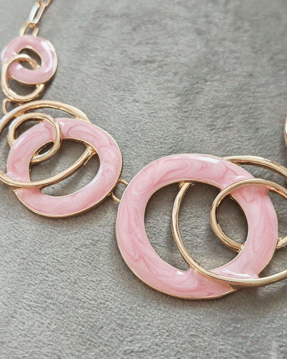 Дамско колие