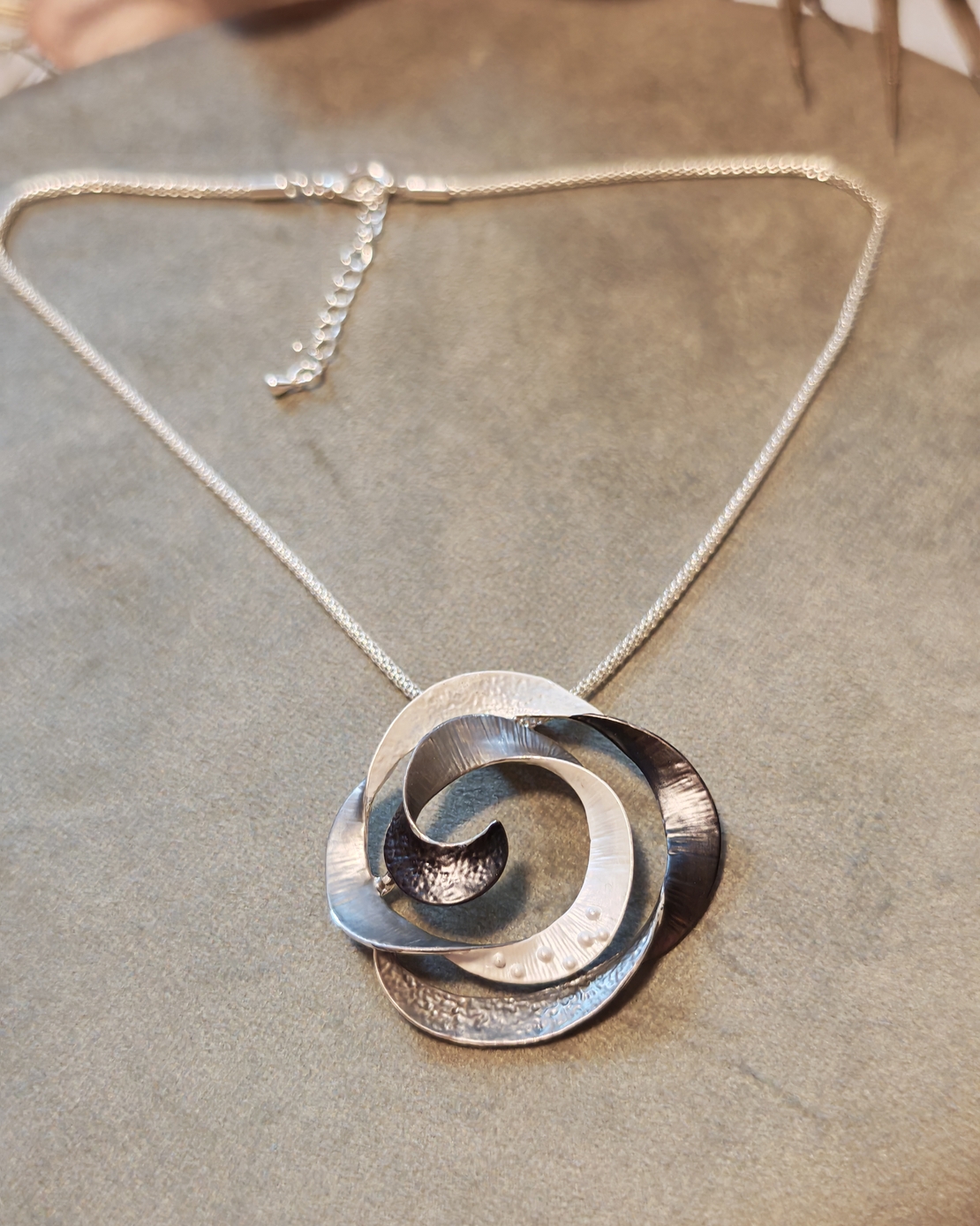 Колие с медальон