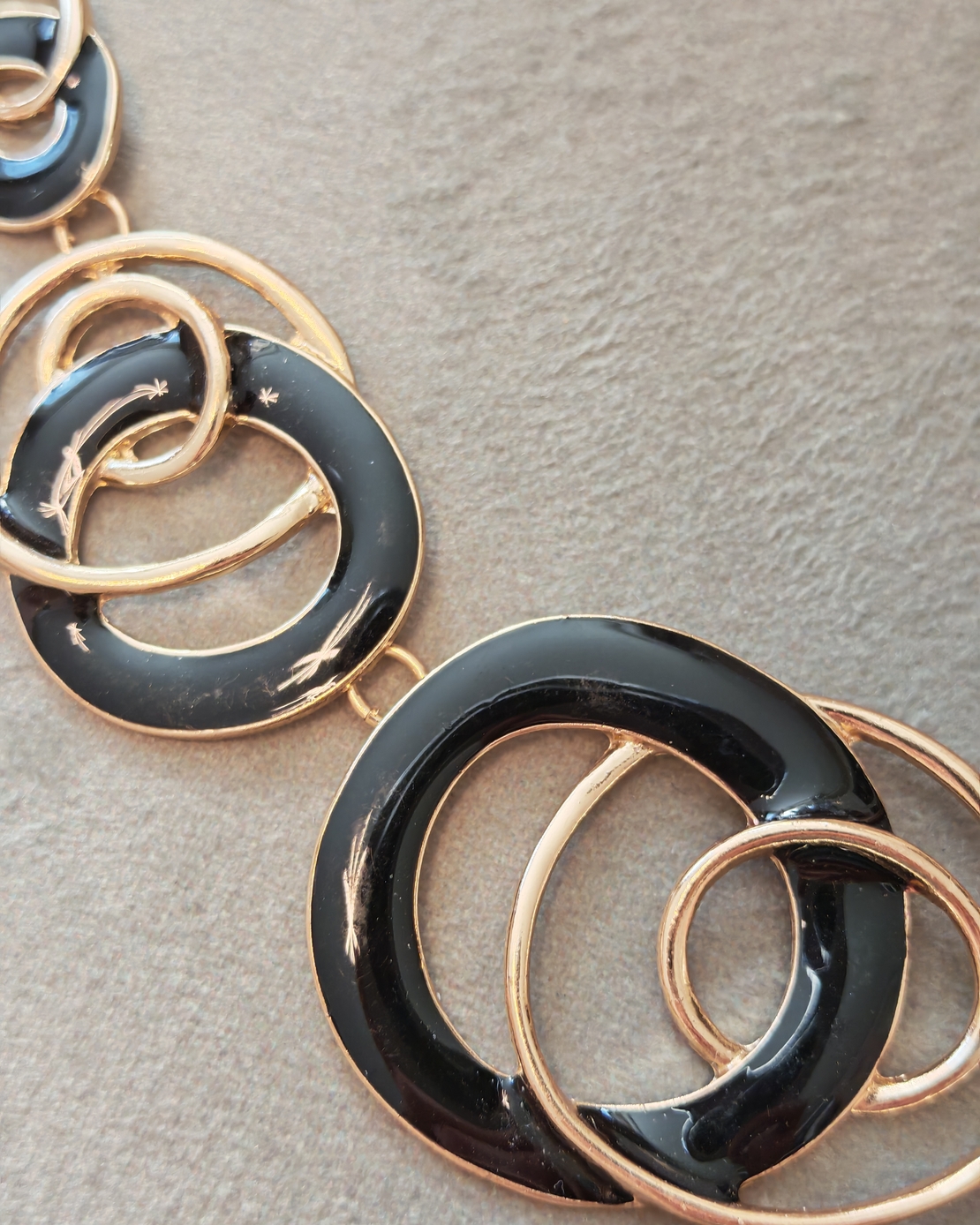 Дамско колие