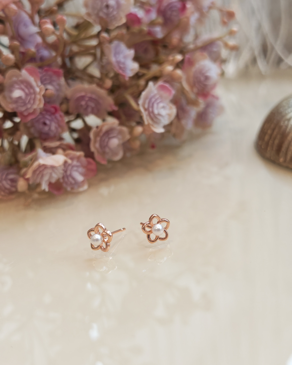 Дамска обици