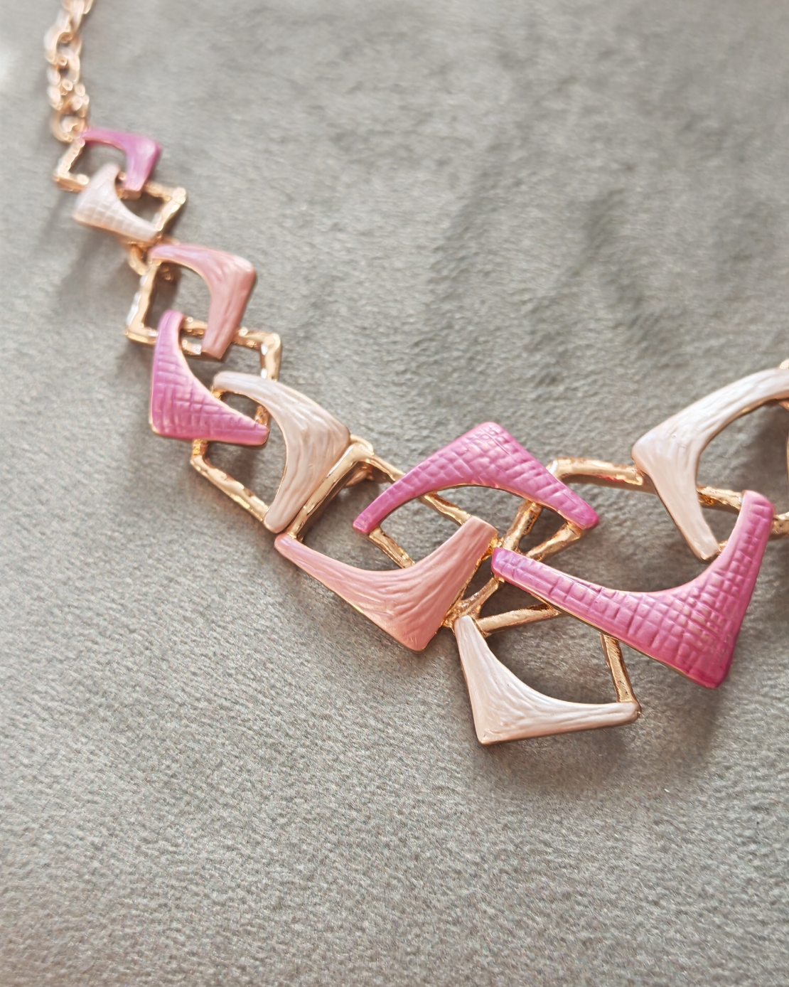 Дамско колие