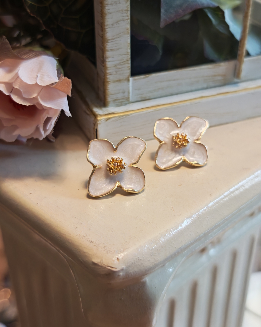 Дамски обици