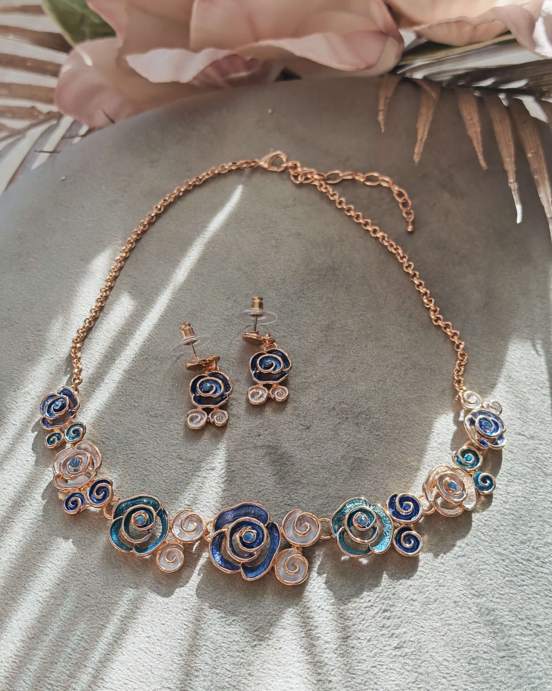 Дамско колие