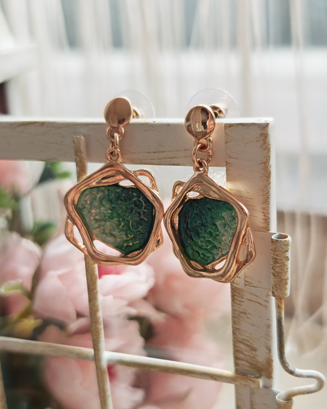 Дамска обици