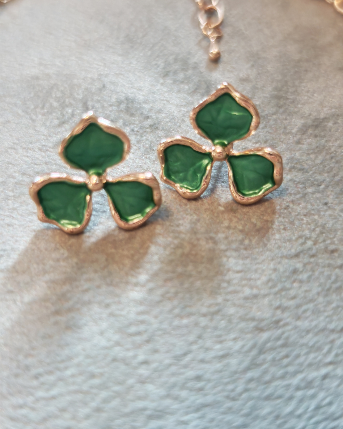 Дамски обици