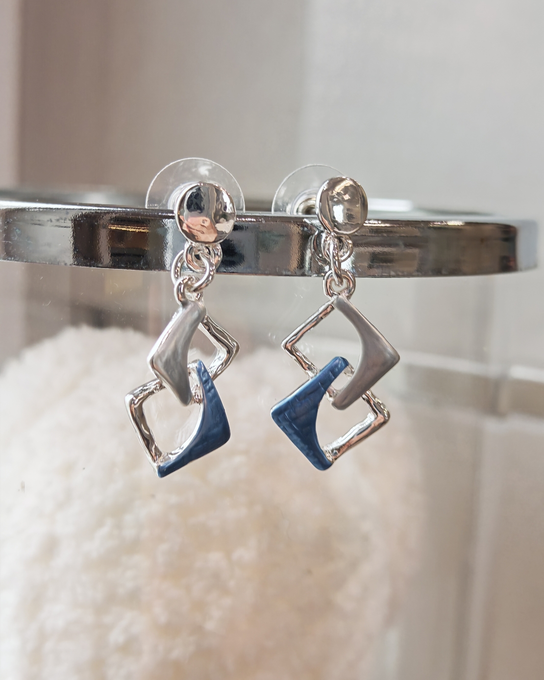 Дамски обици