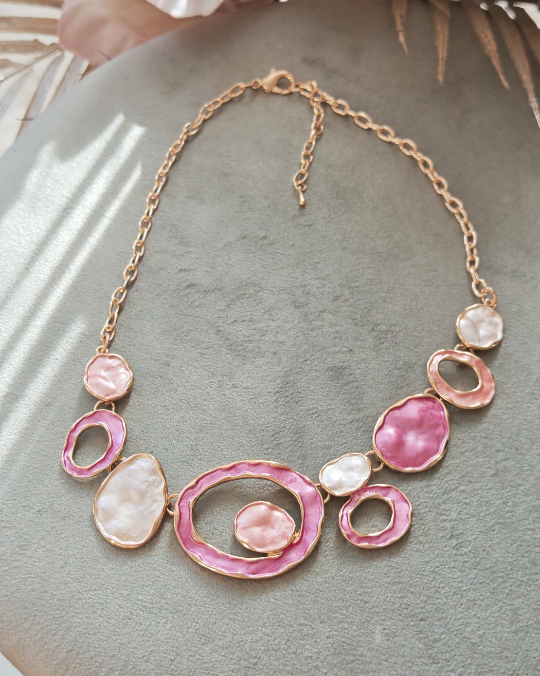 Дамско колие