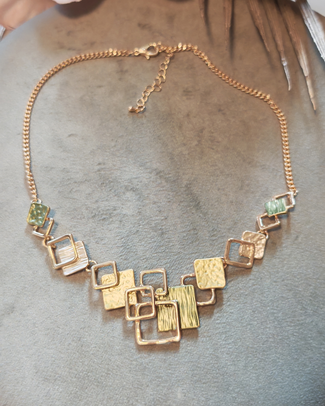 Дамска колиета