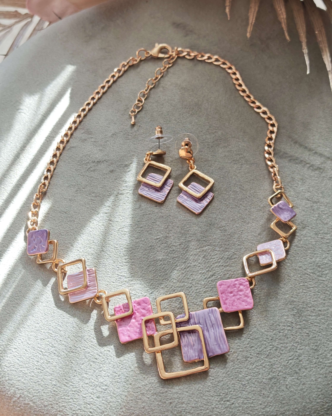 Дамско колие