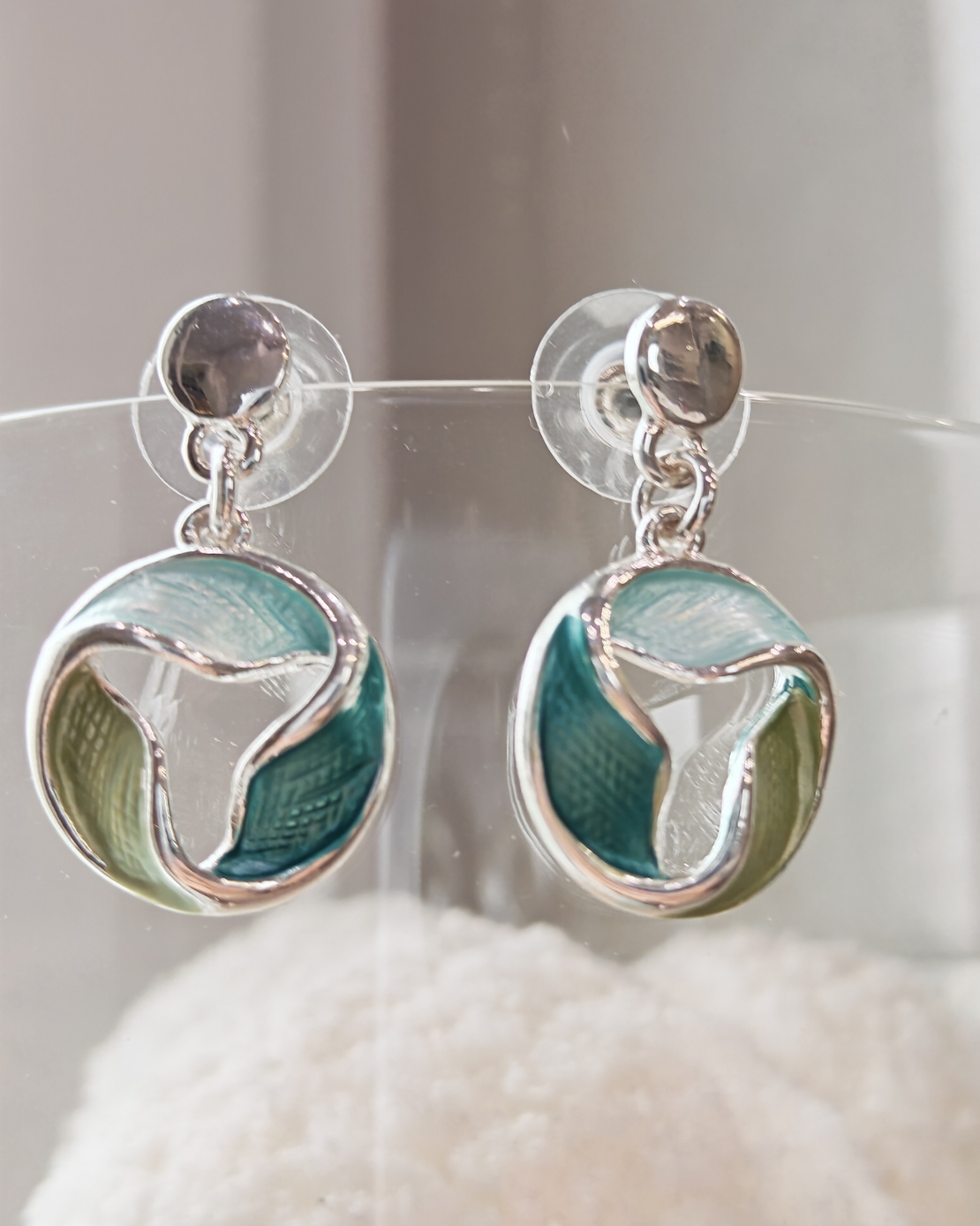 Дамски обеци