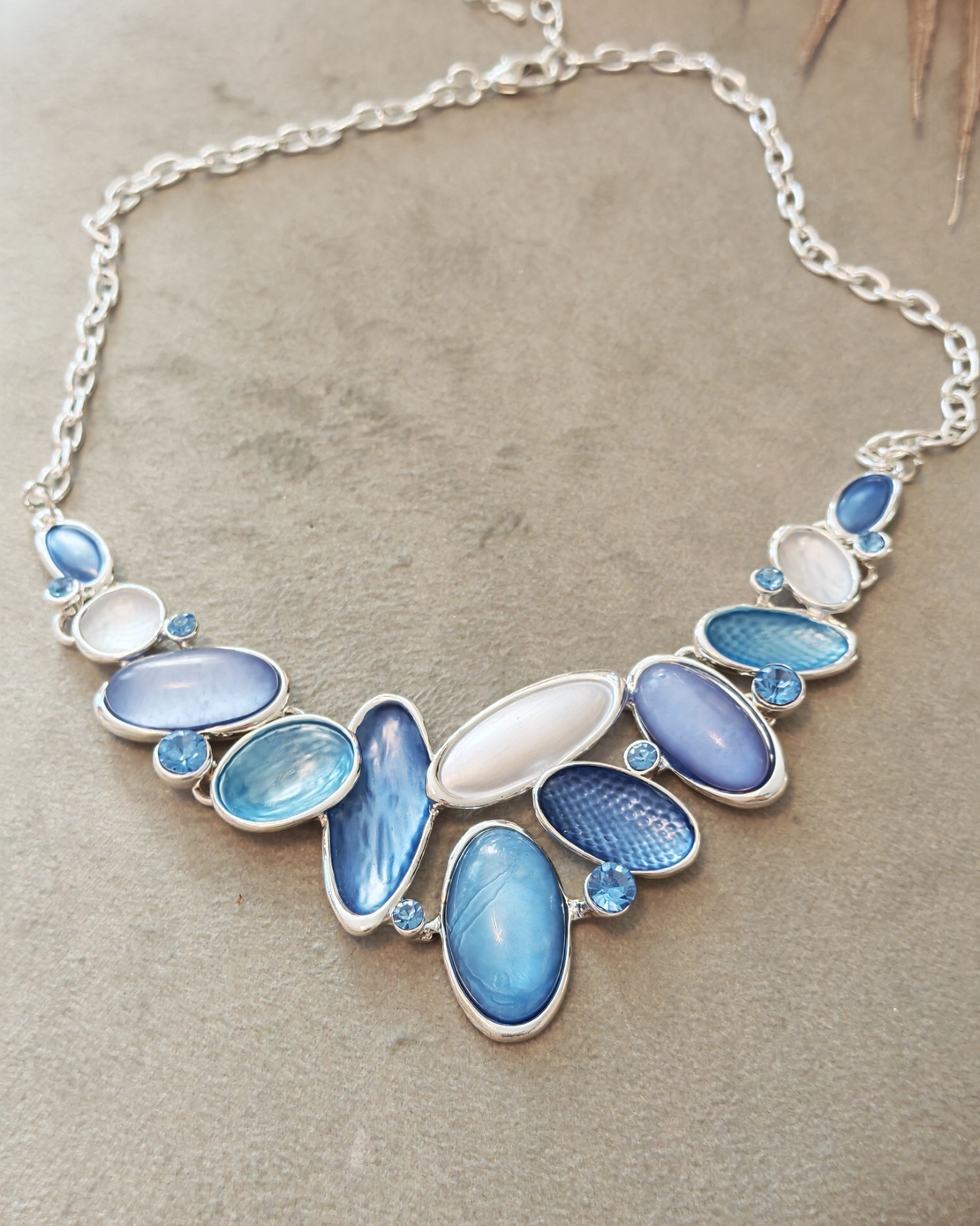 Дамско колие