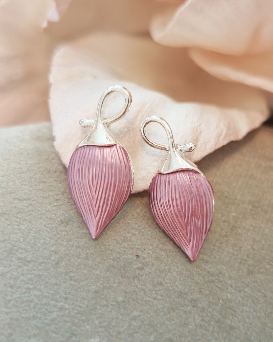 Дамски обици