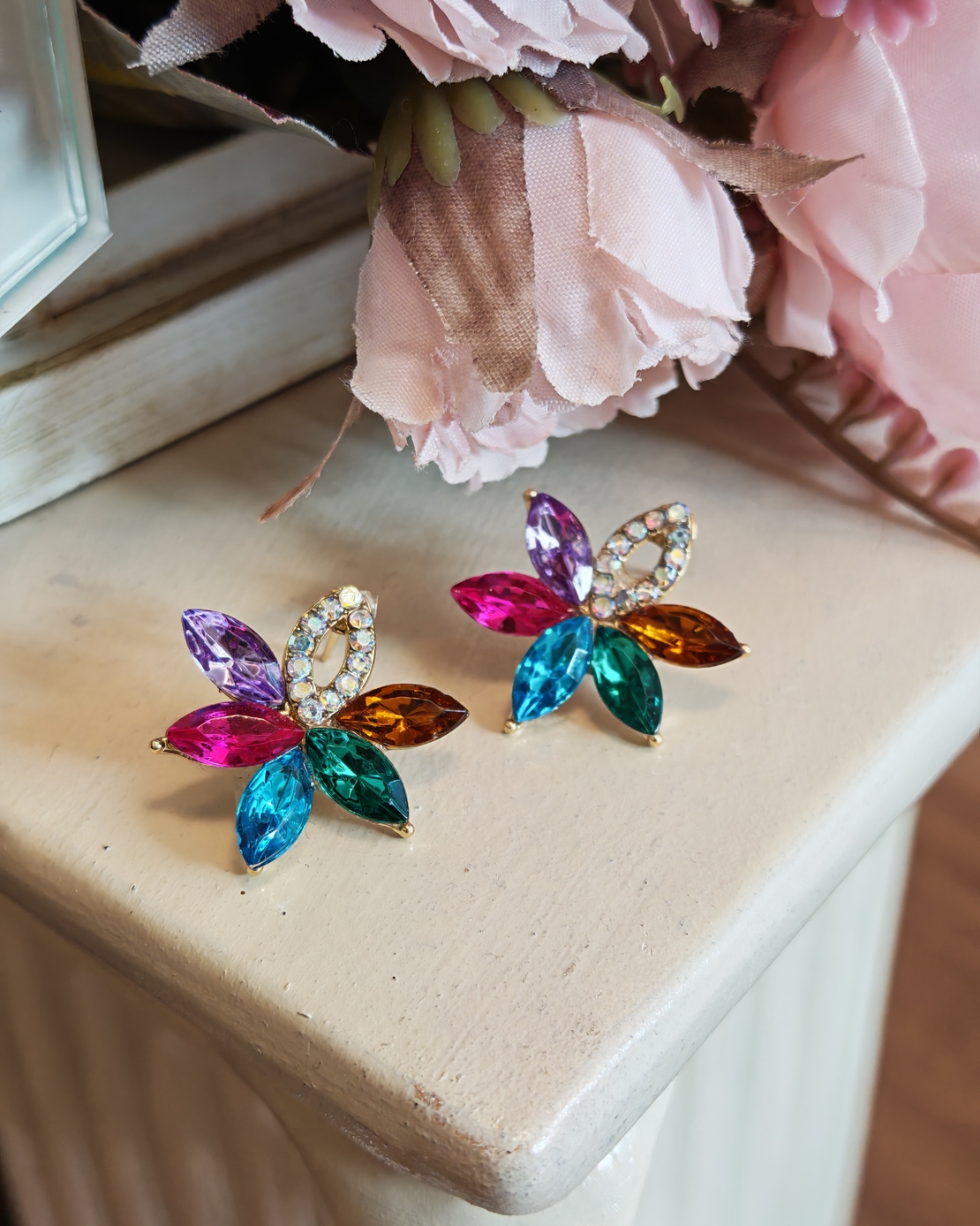 Дамски обици