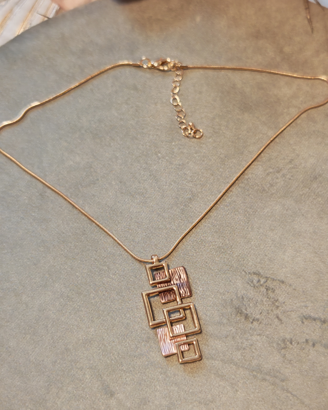 Колие с медальон