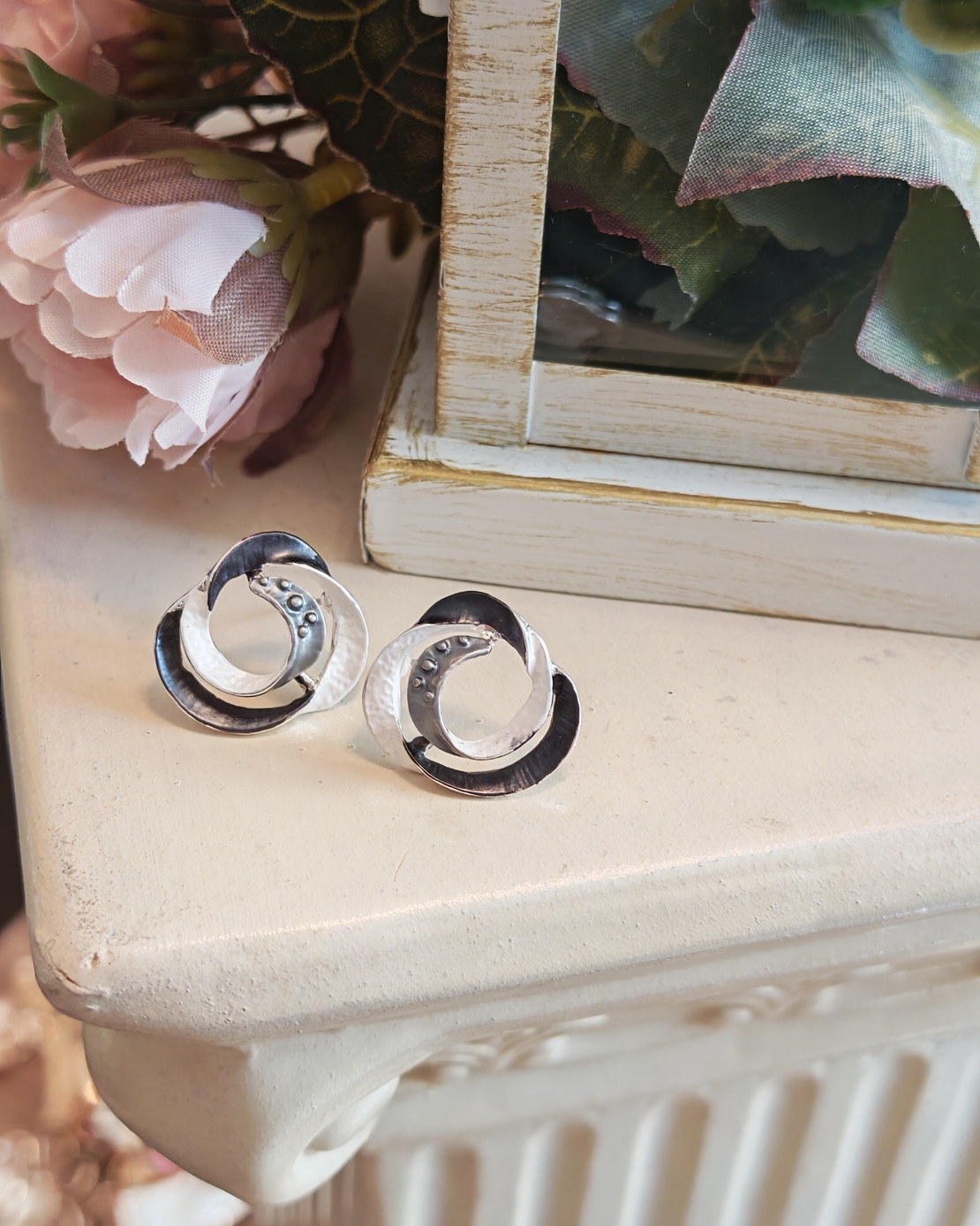 Дамски обици