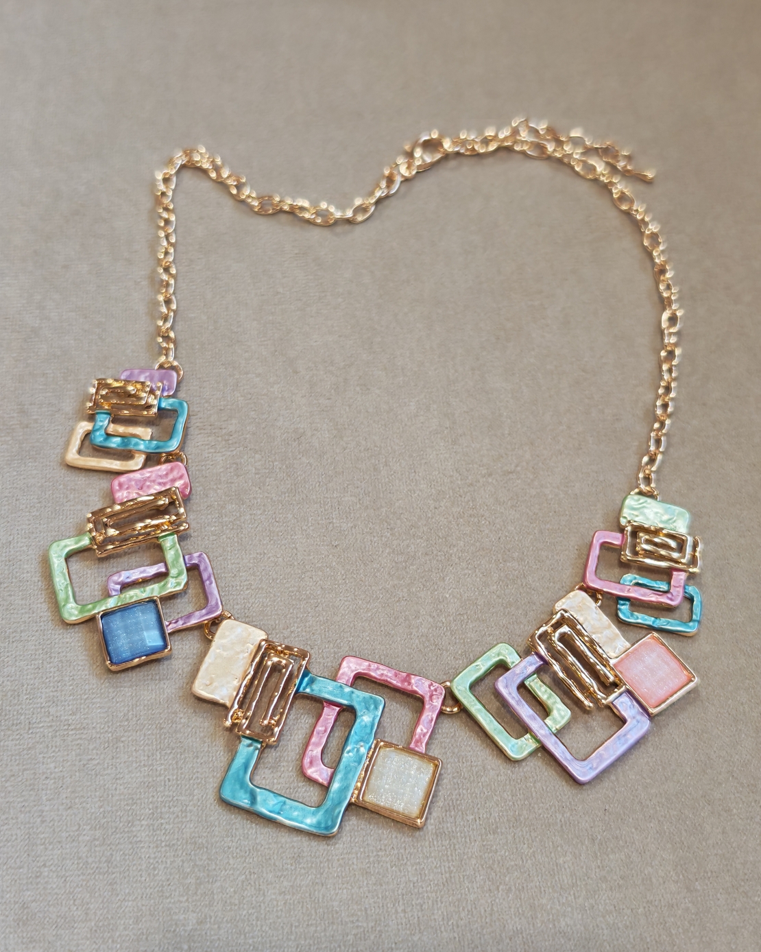 Дамско колие