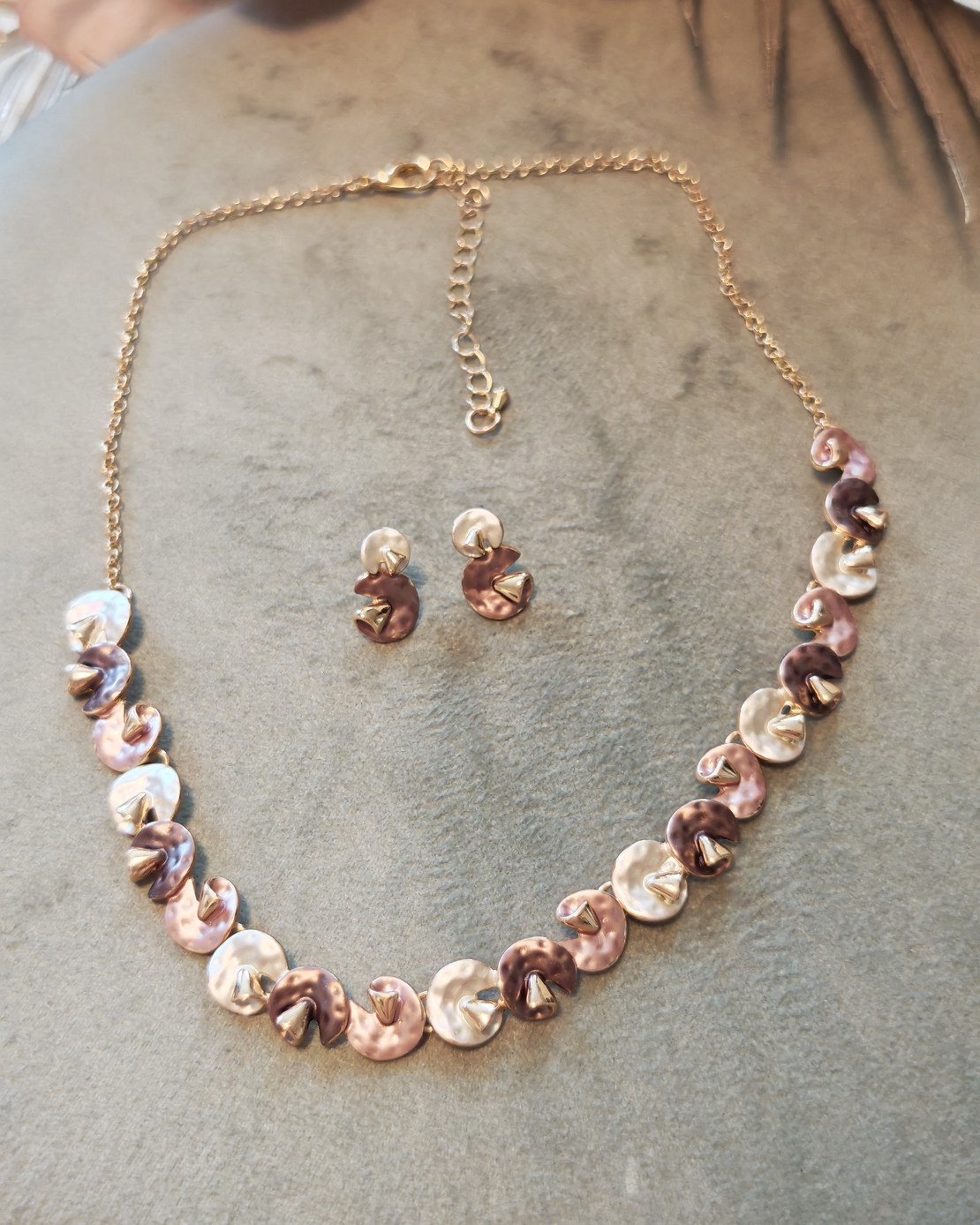 Дамска колиета