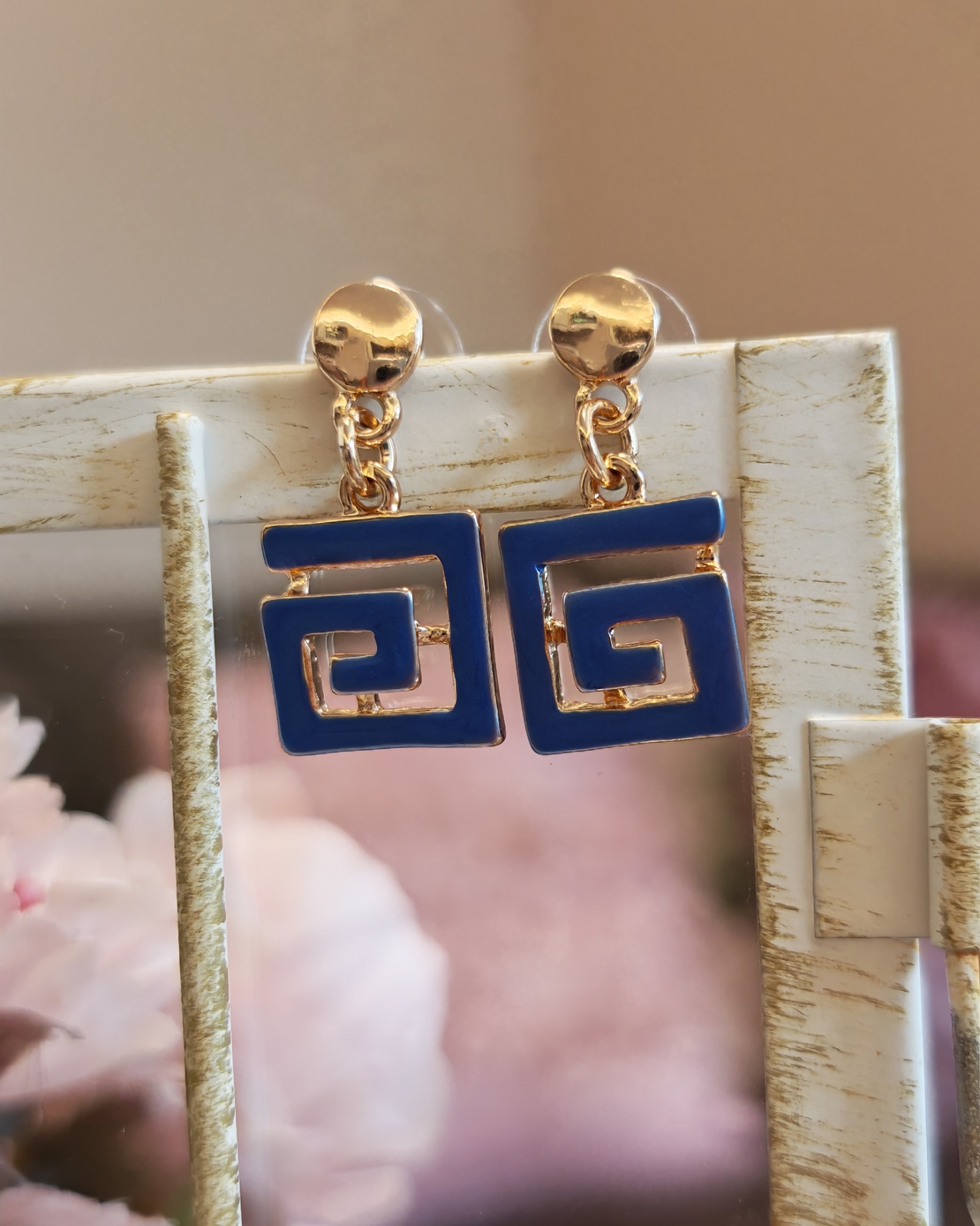 Дамски обици