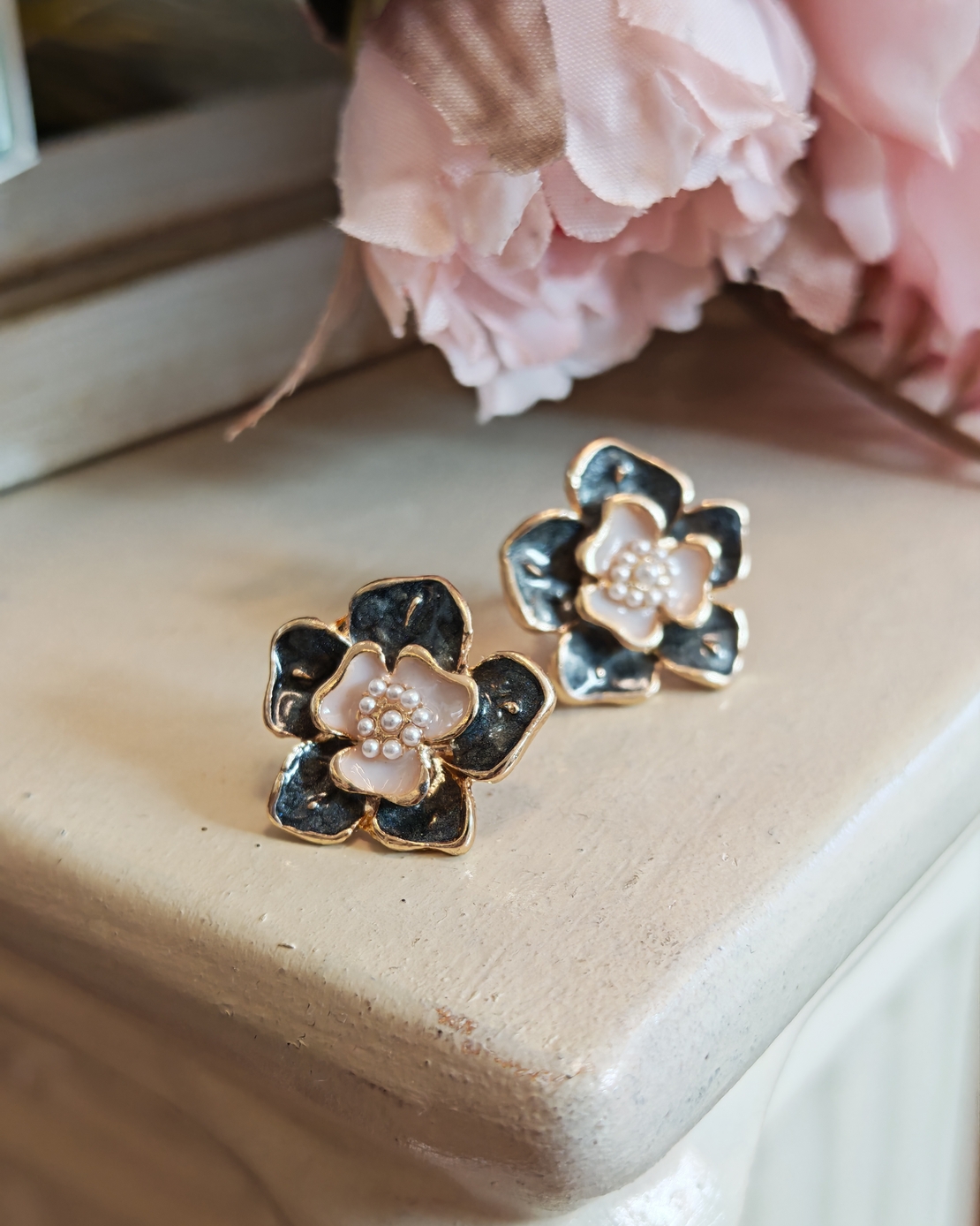 Дамски обици