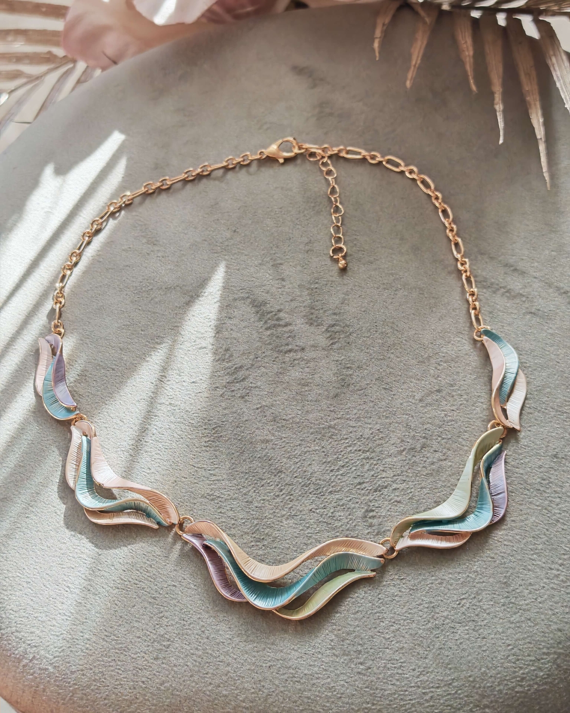 Дамско колие