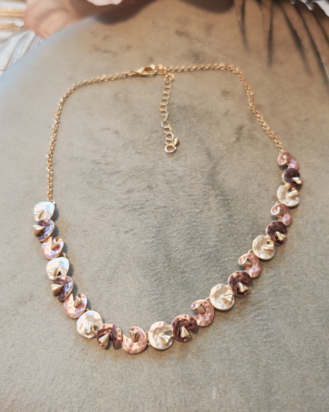 Дамска колиета