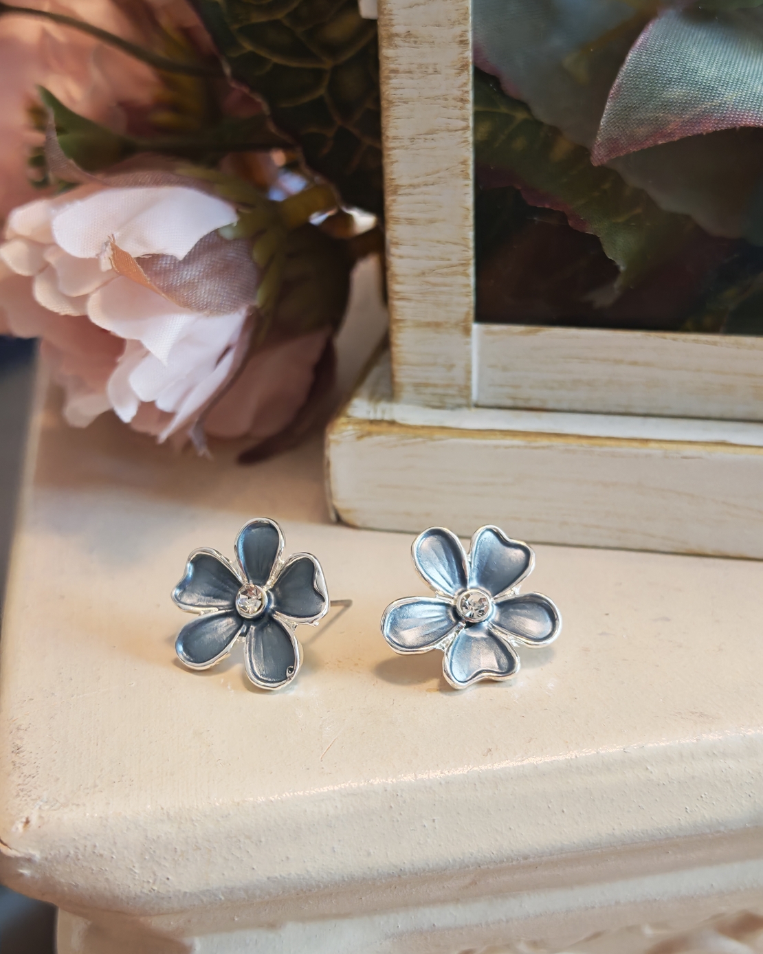 Дамски обици