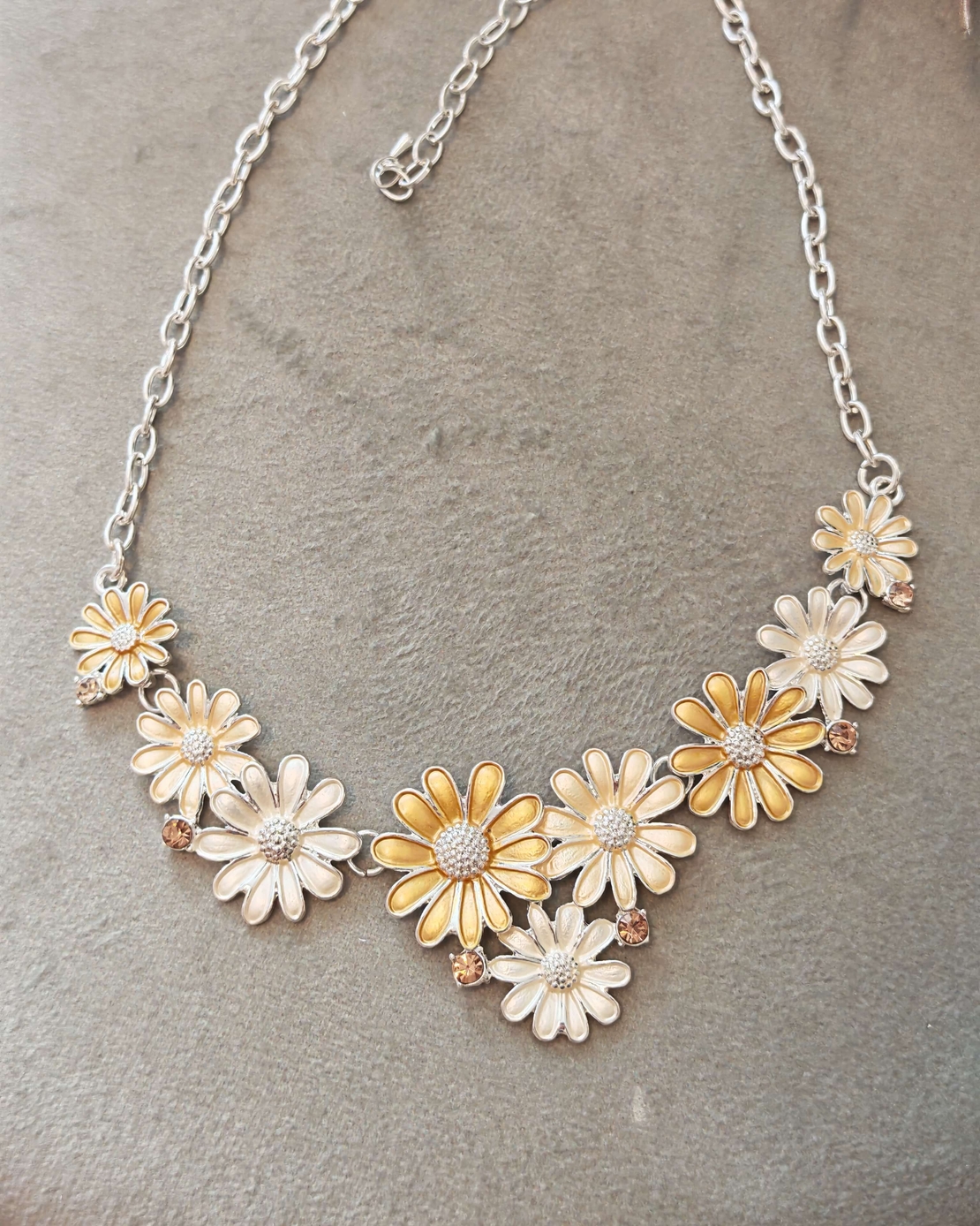 Дамско колие