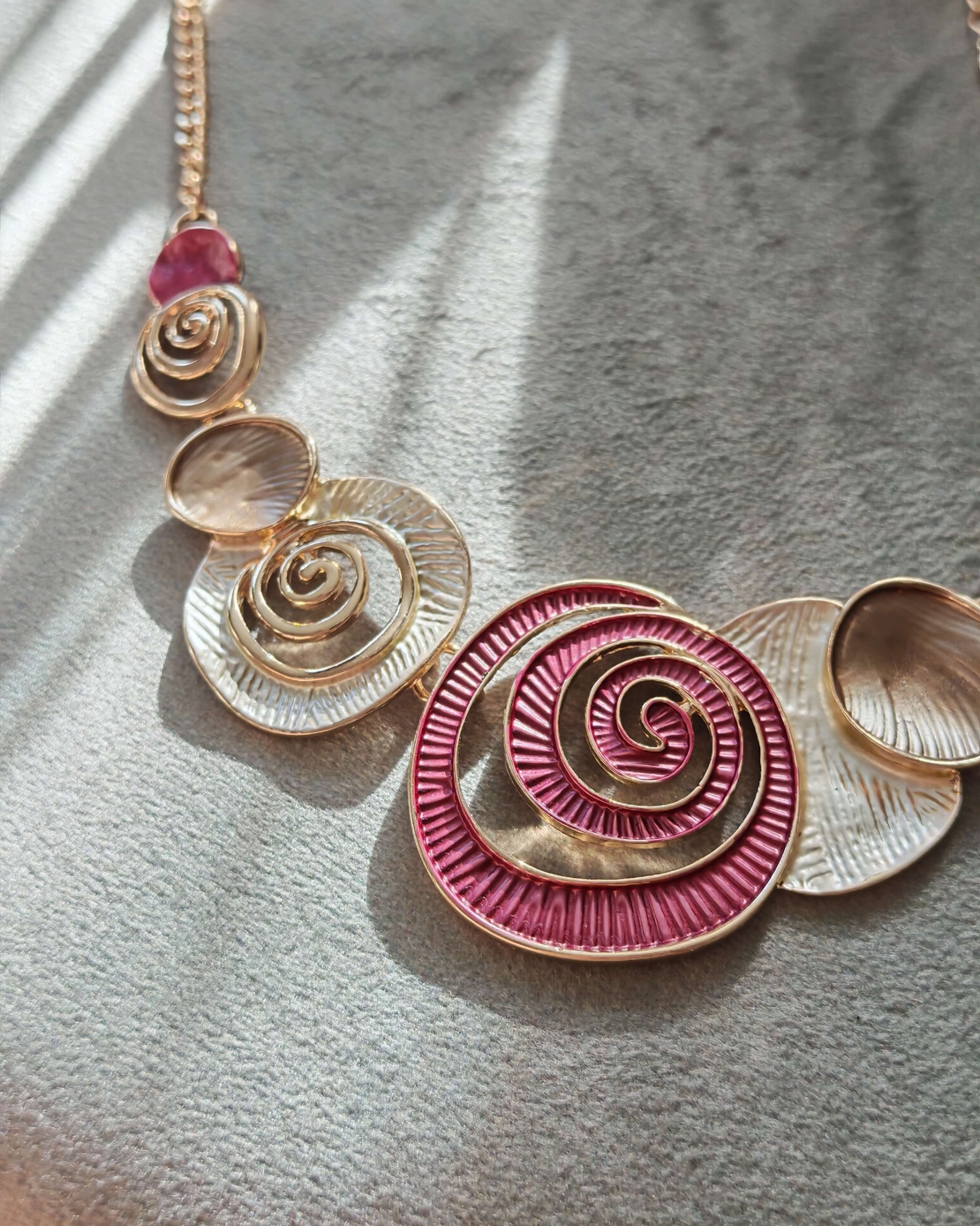 Дамско колие