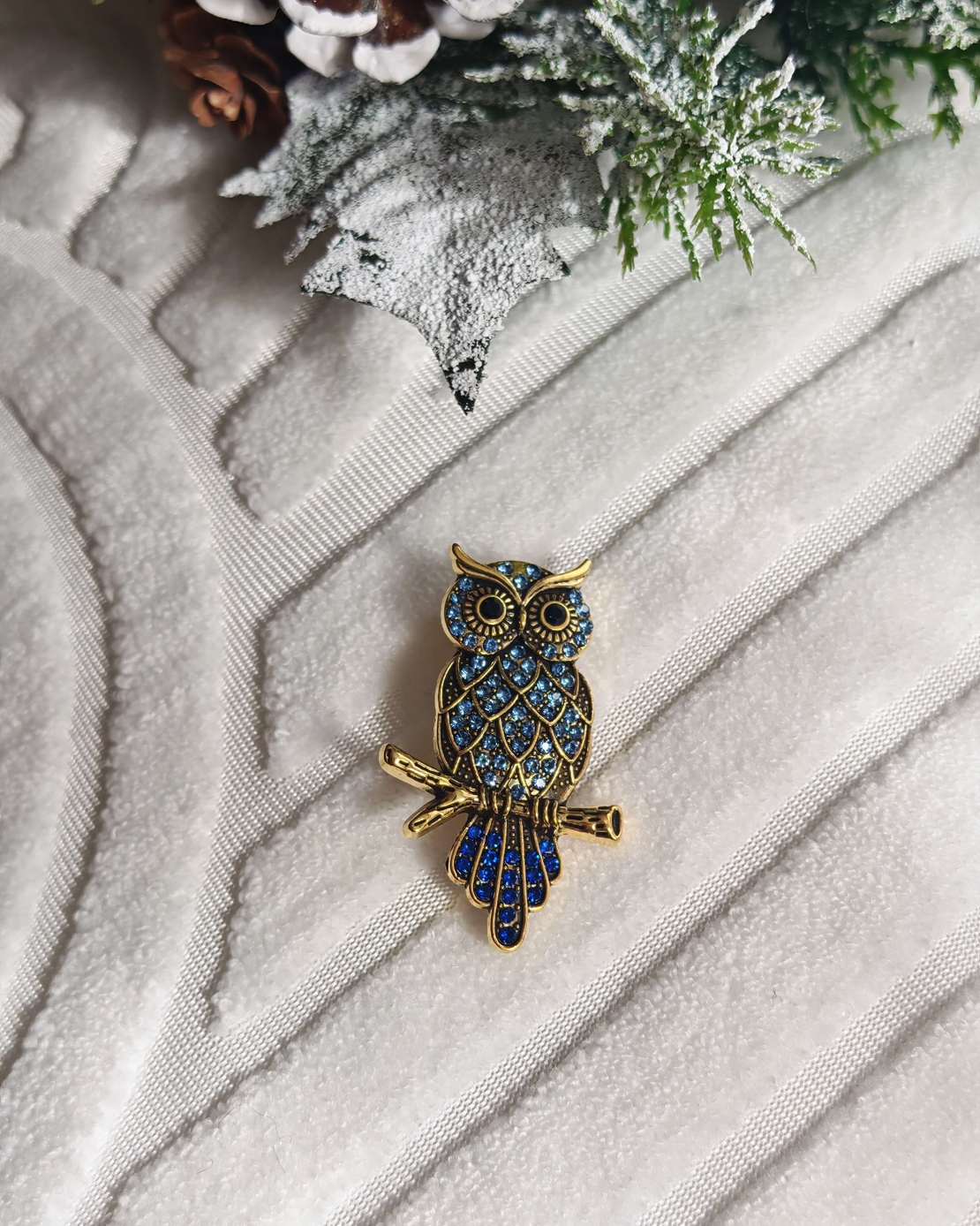 Брошка син бухал