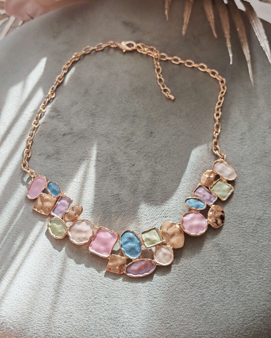 Дамско колие