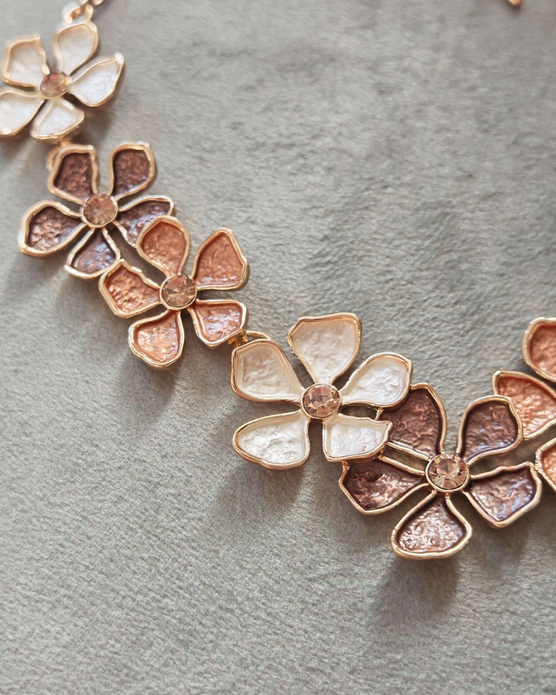 Дамска колиета