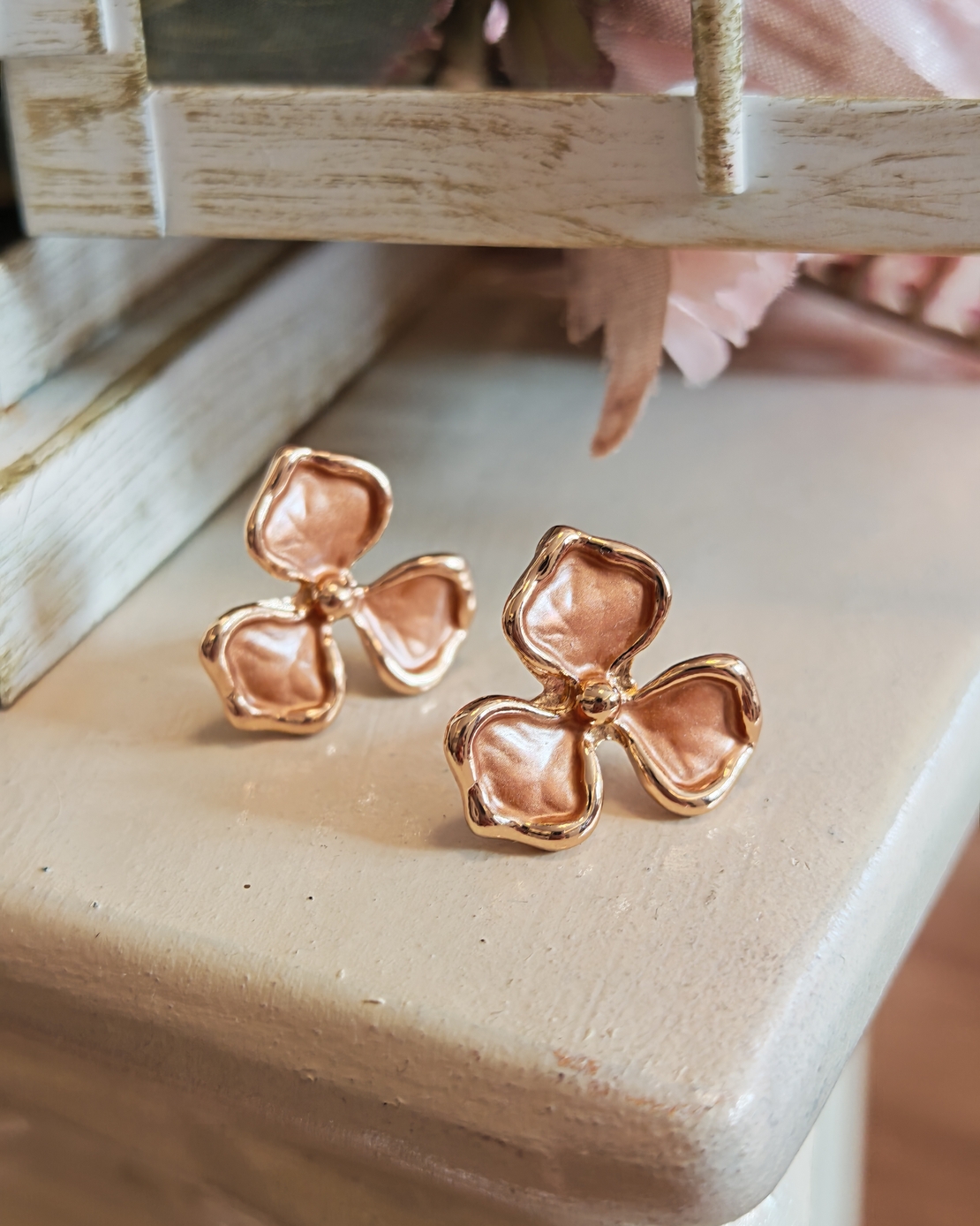 Дамски обици