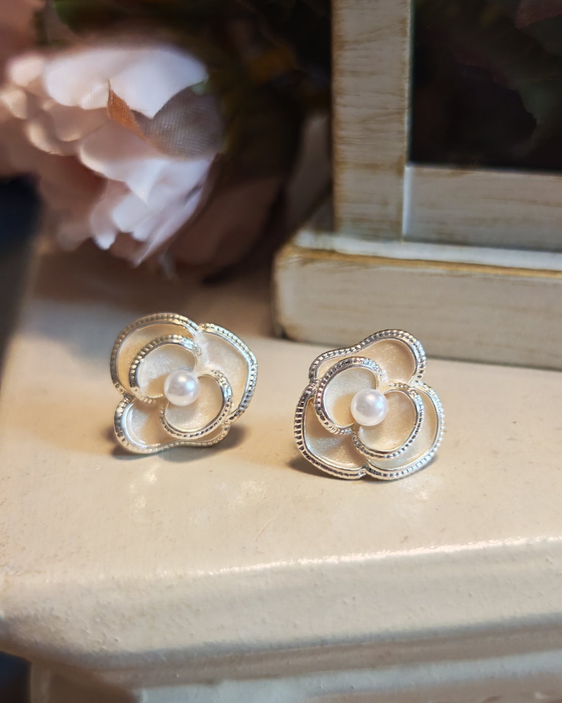 Дамски обици