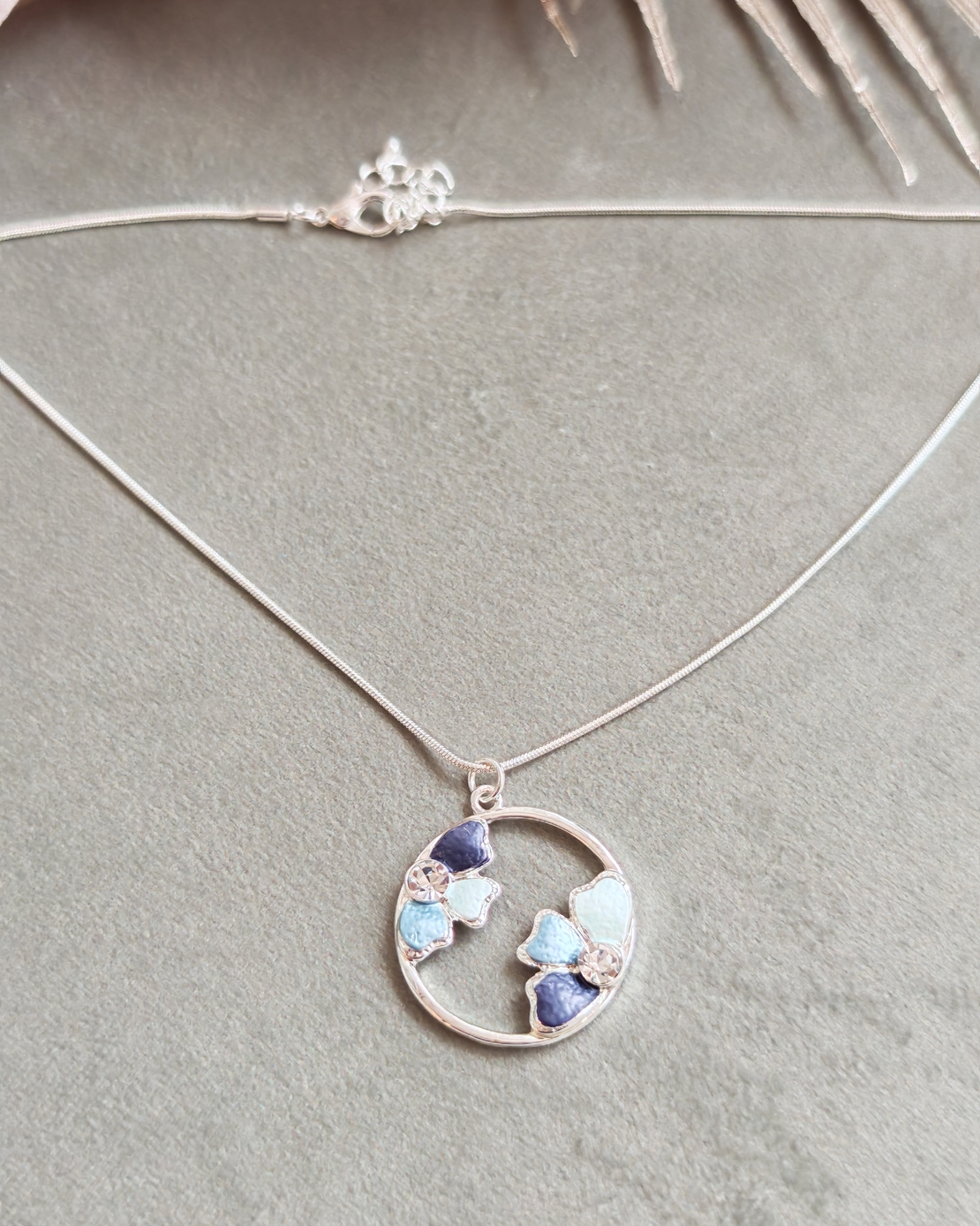 Колие с медальон