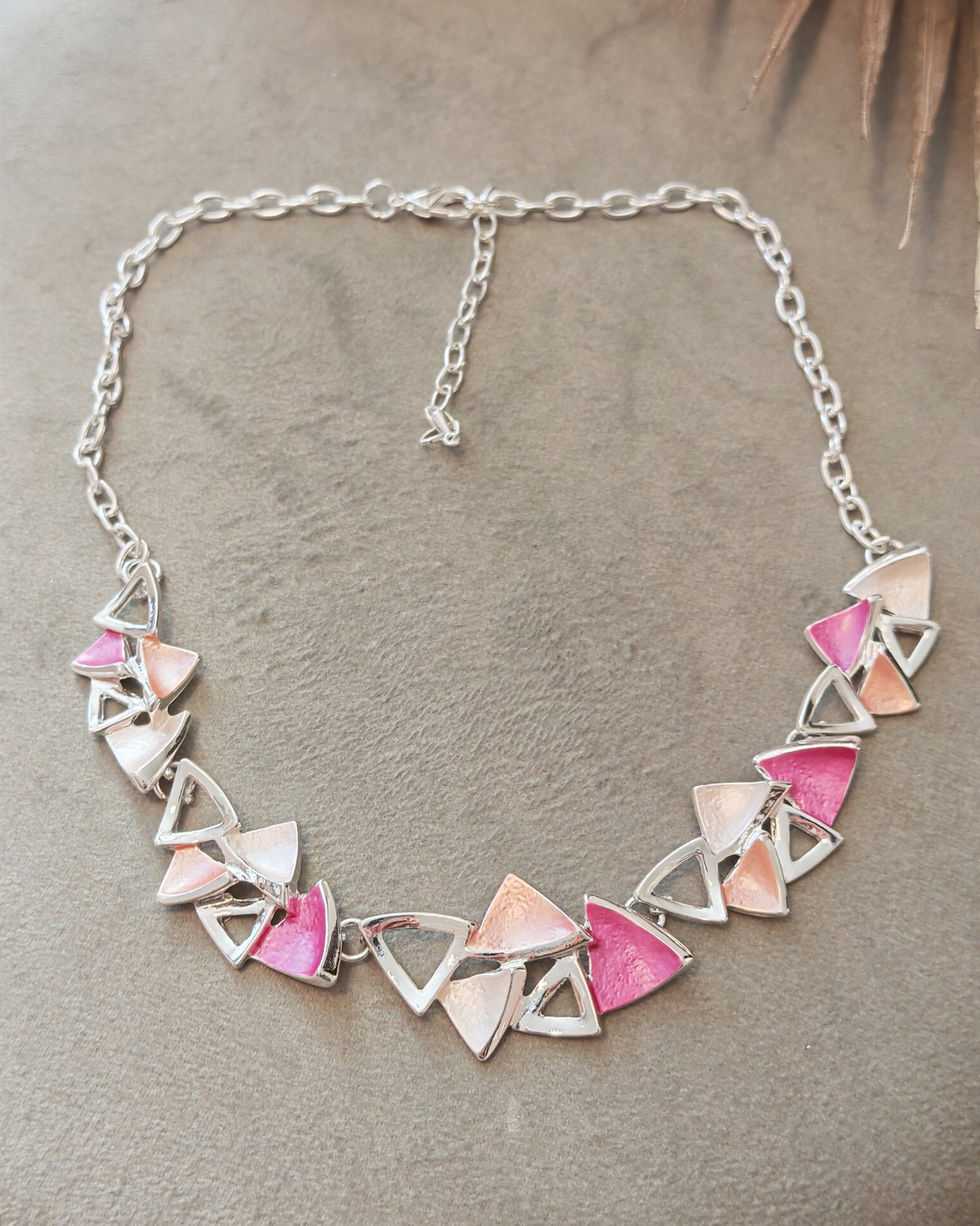 Дамско колие